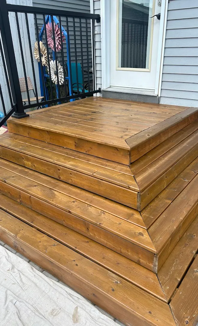 Fence & deck staining by Leonard’s Painting